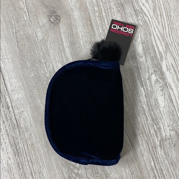 NWT Navy Velvet Make Up Cosmetic Bag - Picture 2 of 7